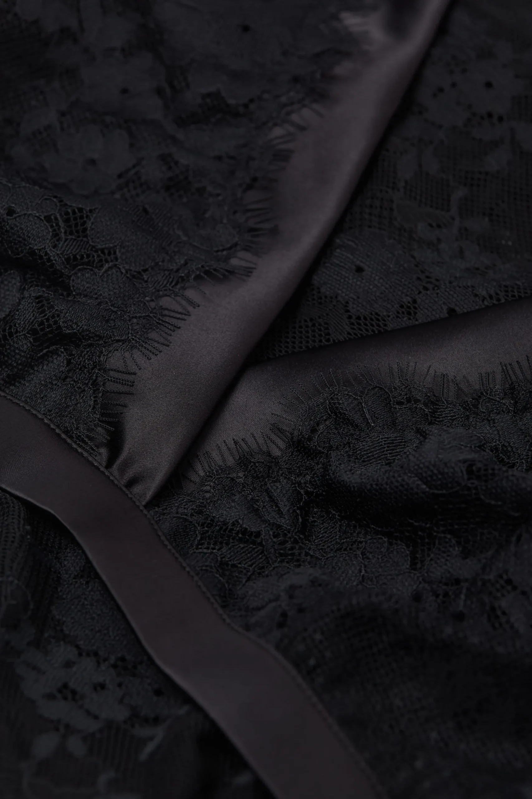 Canotta Pizzo Satin Meets Lace