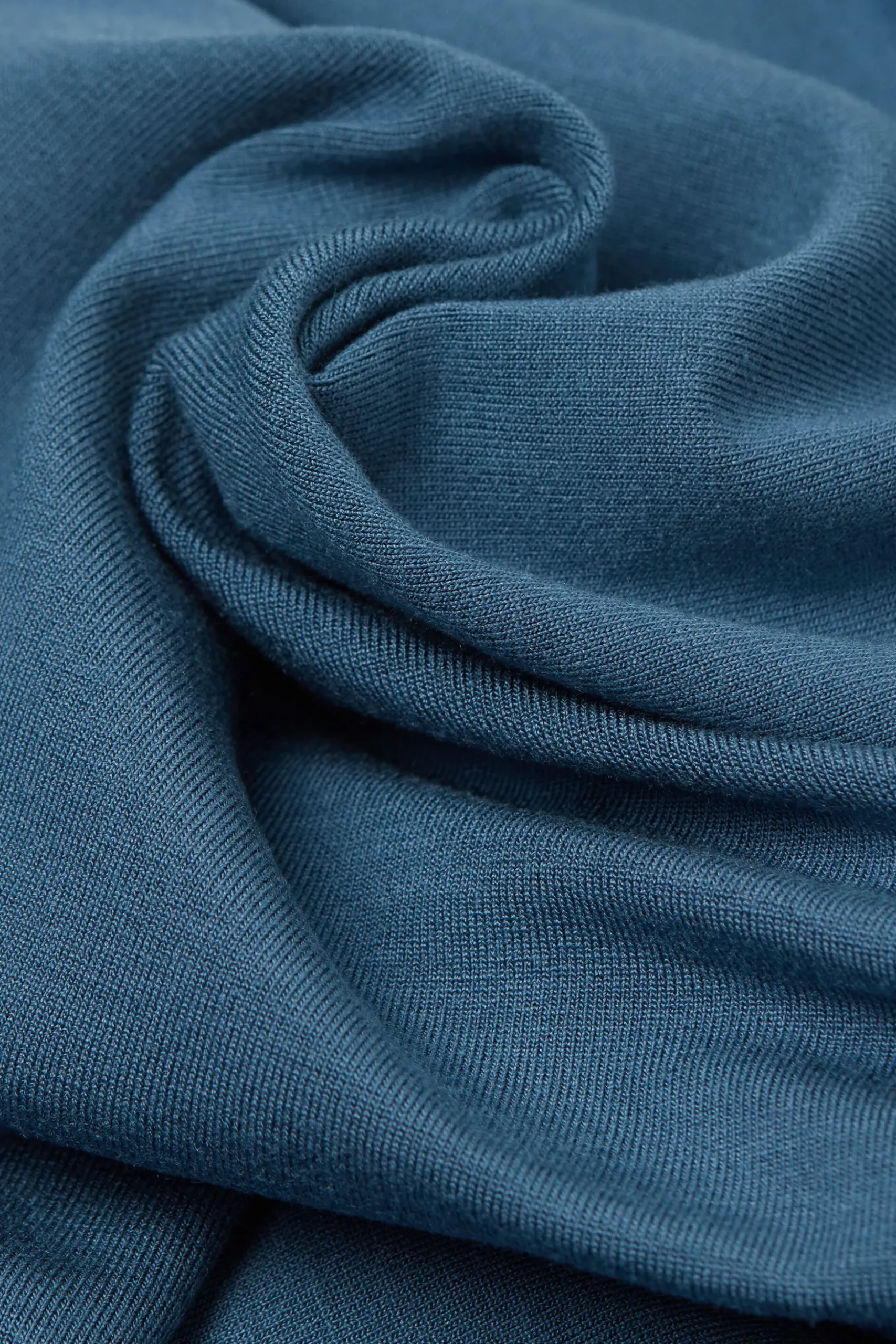 Maglia a Manica Lunga con Scollo a Madonna in Micromodal