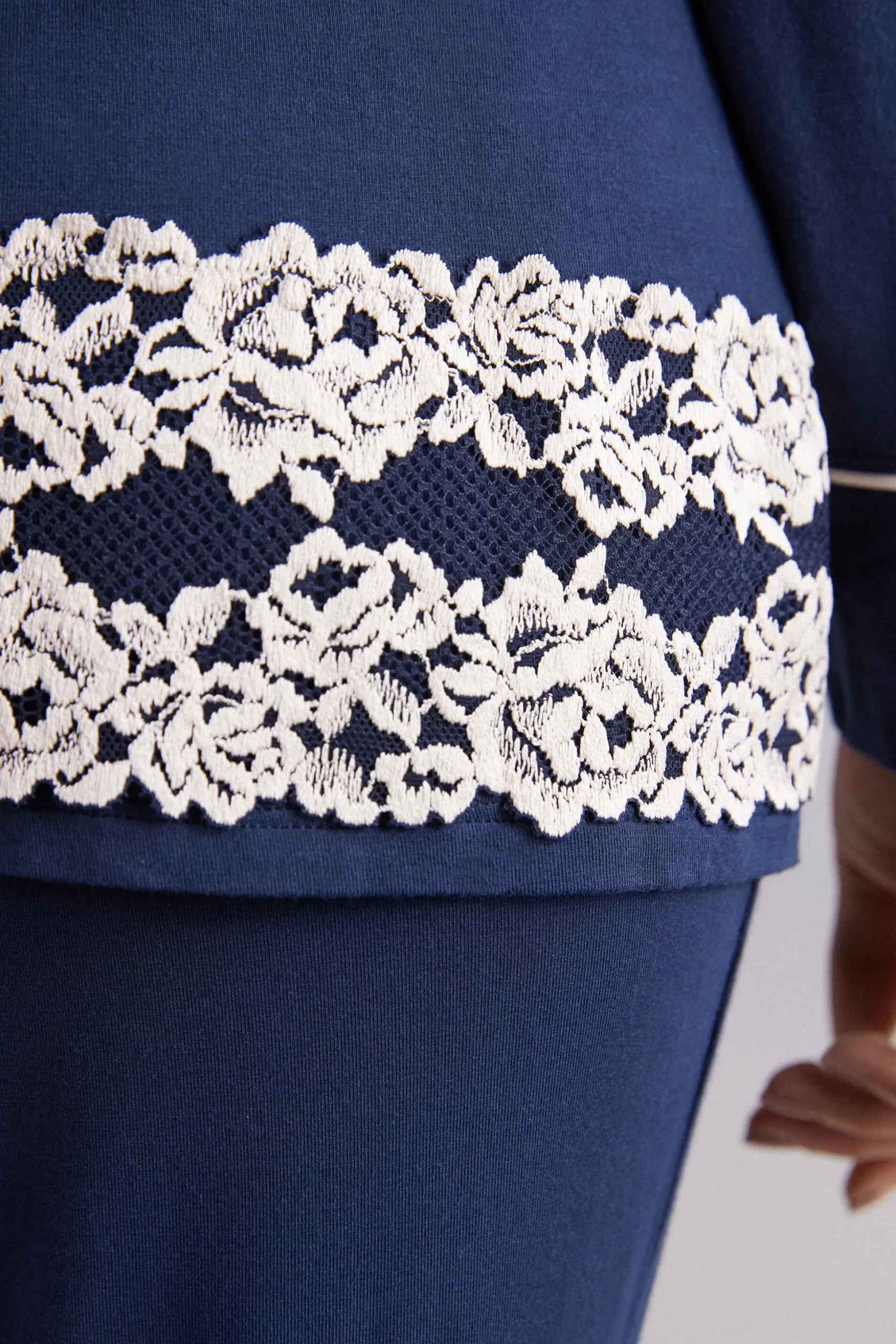 Maglia Aperta Davanti in Modal Pretty Flowers