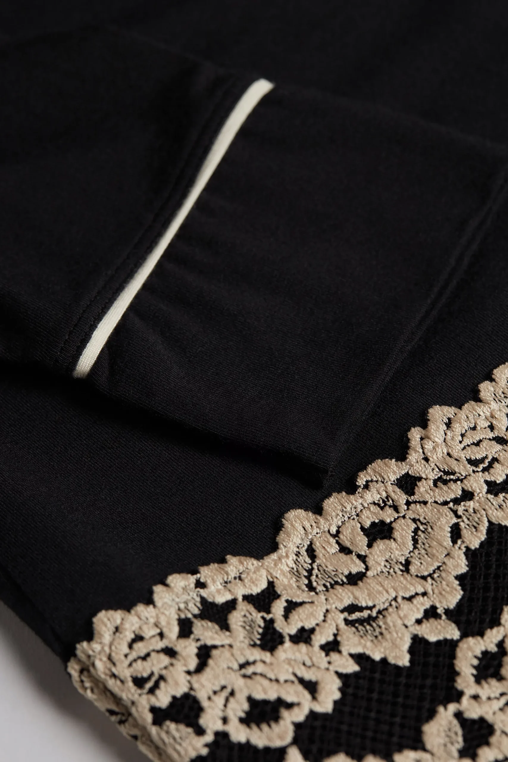 Maglia Aperta Davanti in Modal Pretty Flowers