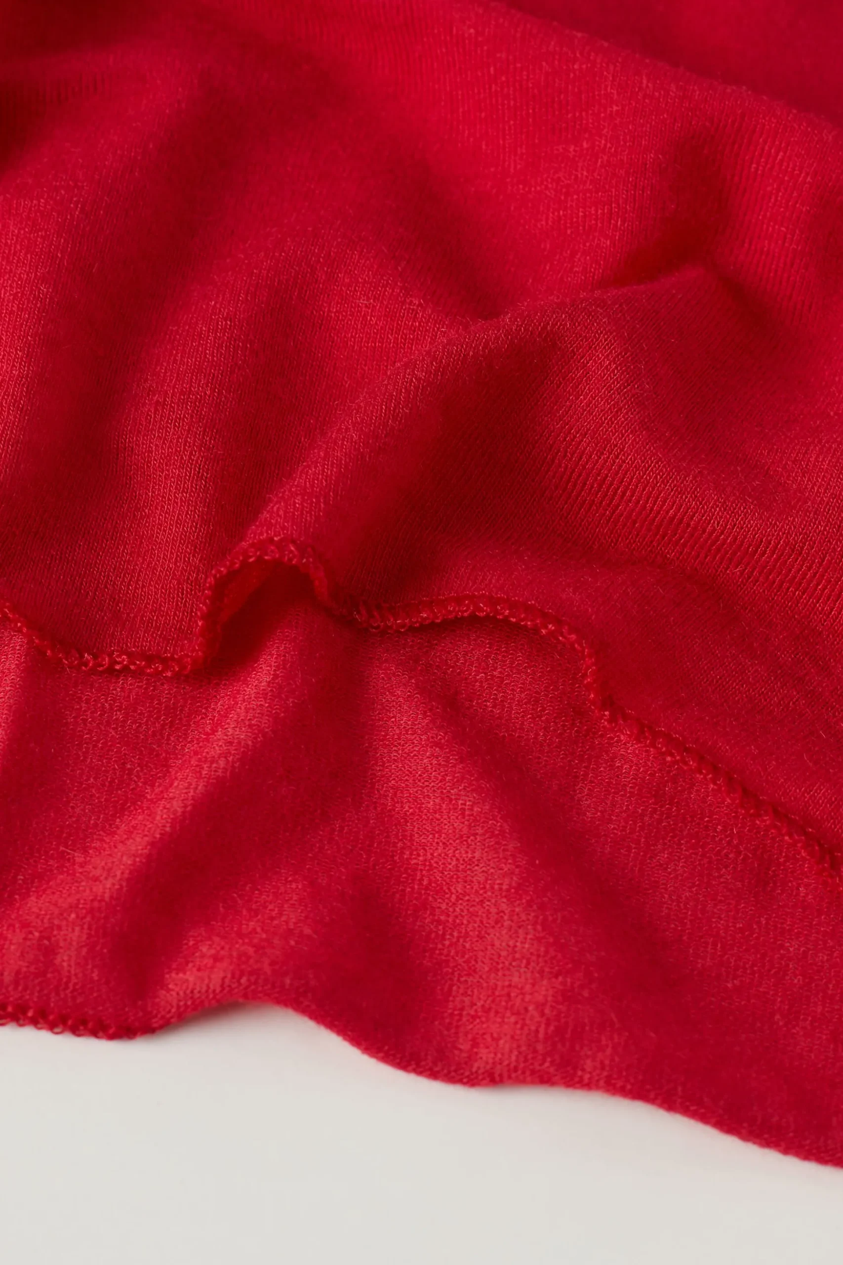 Maglia in Modal Ultralight con Cashmere Collo Alto