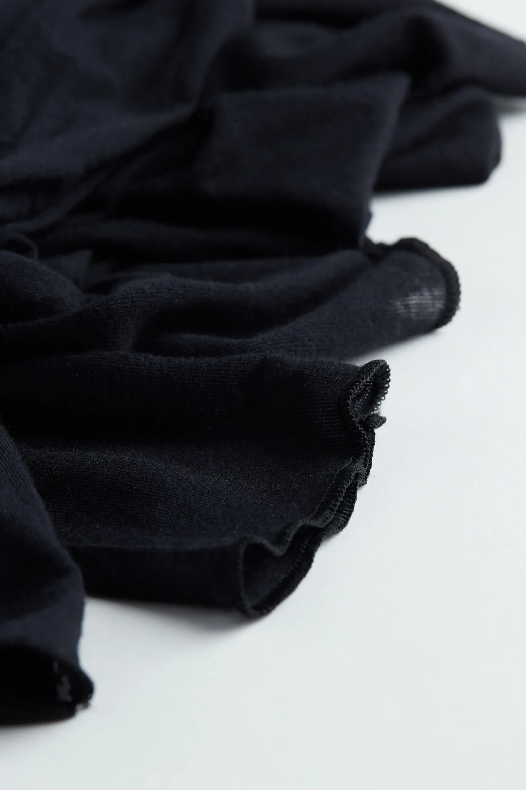 Maglia in Modal Ultralight con Cashmere Collo Alto