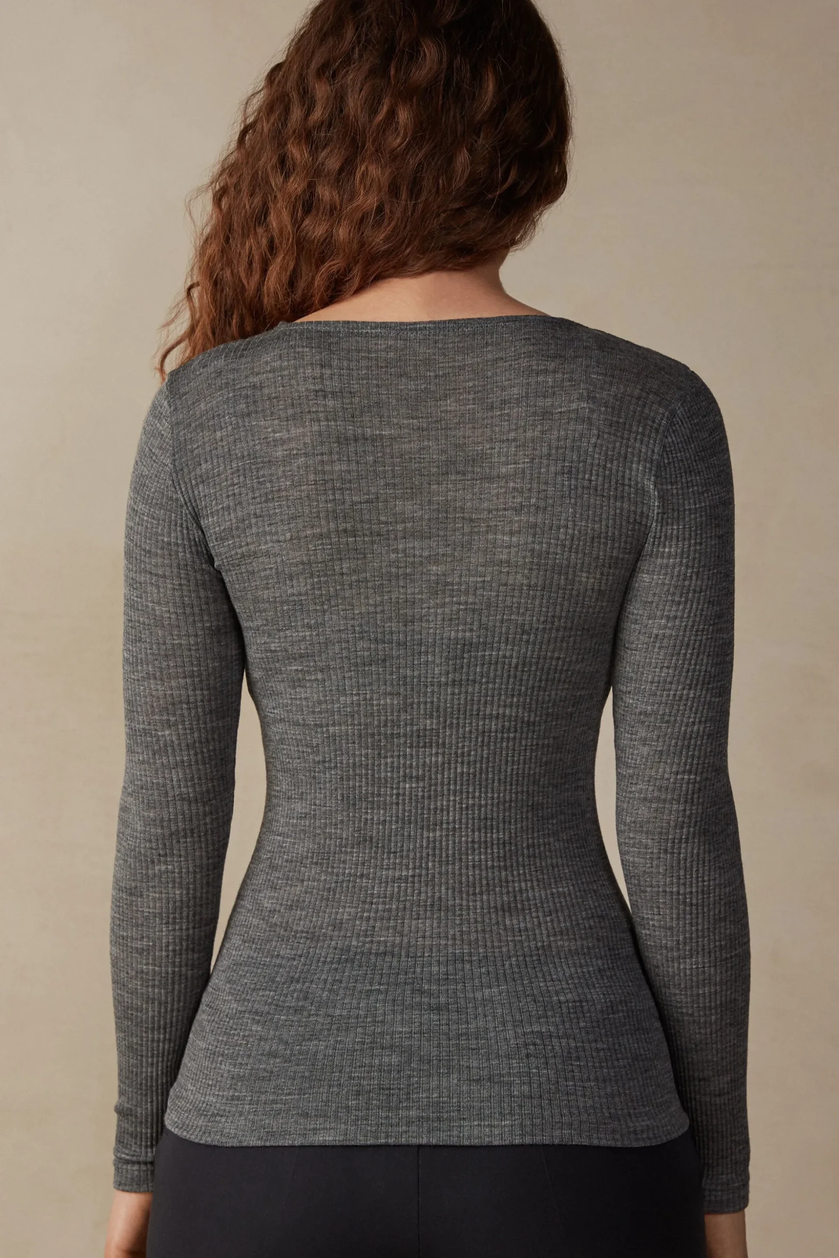 Maglia Manica Lunga a Girocollo Ampio in Lana e Seta