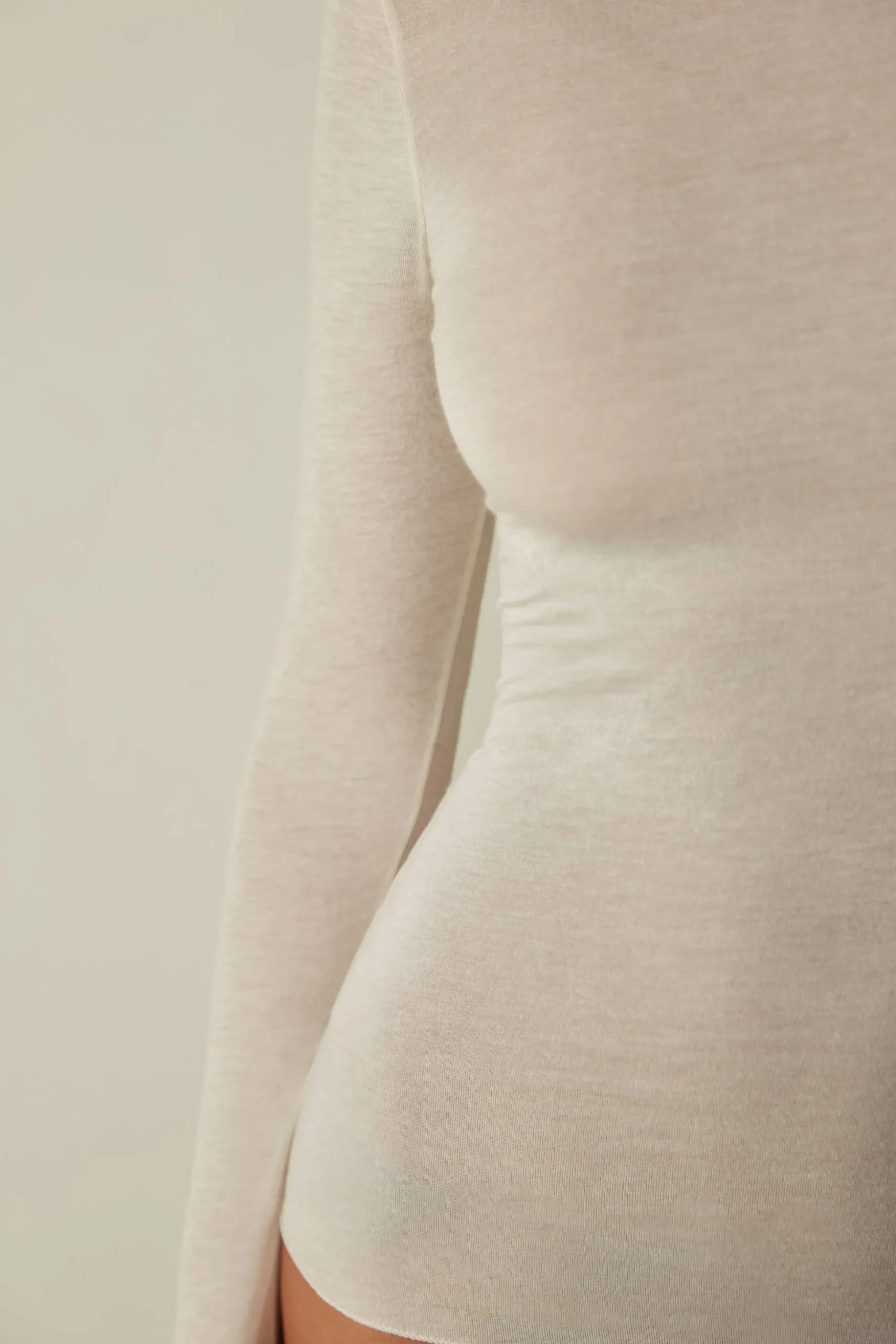 Maglia Manica Lunga in Modal con Cashmere e Scollo a Barchetta