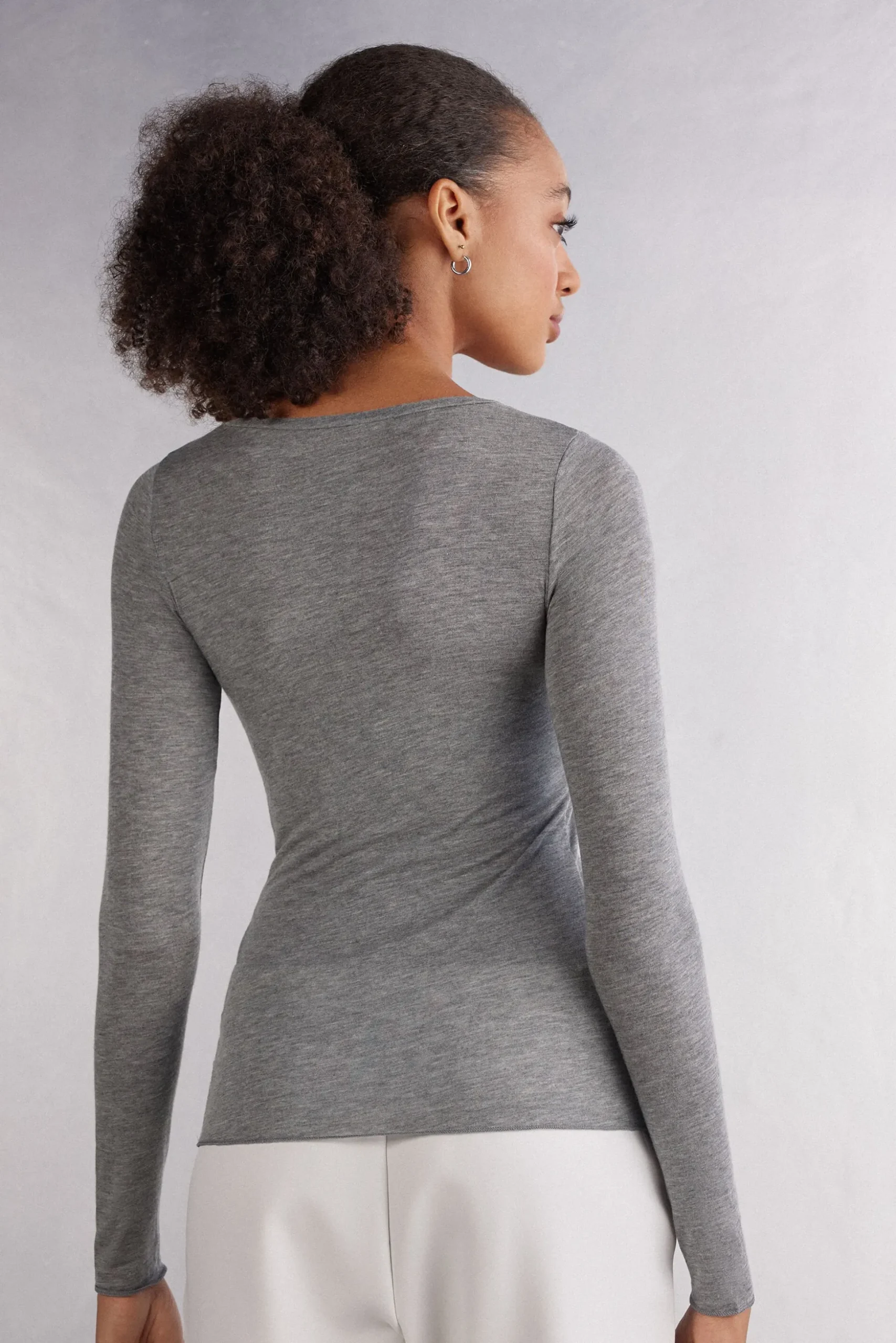 Maglia Manica Lunga Modal Ultralight con Cashmere Scollo Madonna