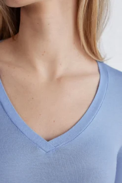 Maglia Scollo a V in Modal Ultralight con Cashmere