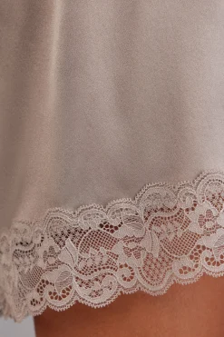 Pantaloncino in Seta con Pizzo