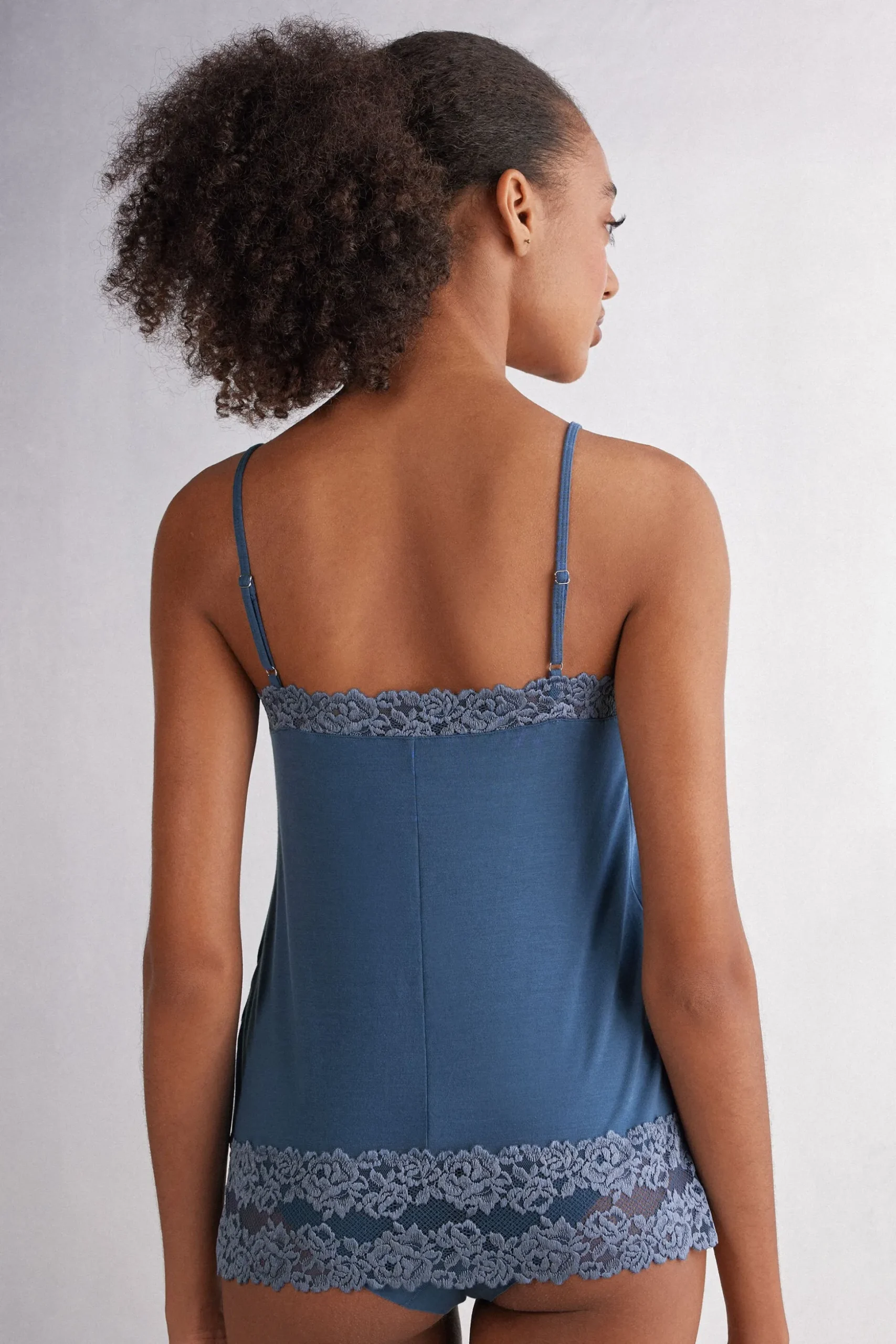 Top in Modal Pretty Flowers