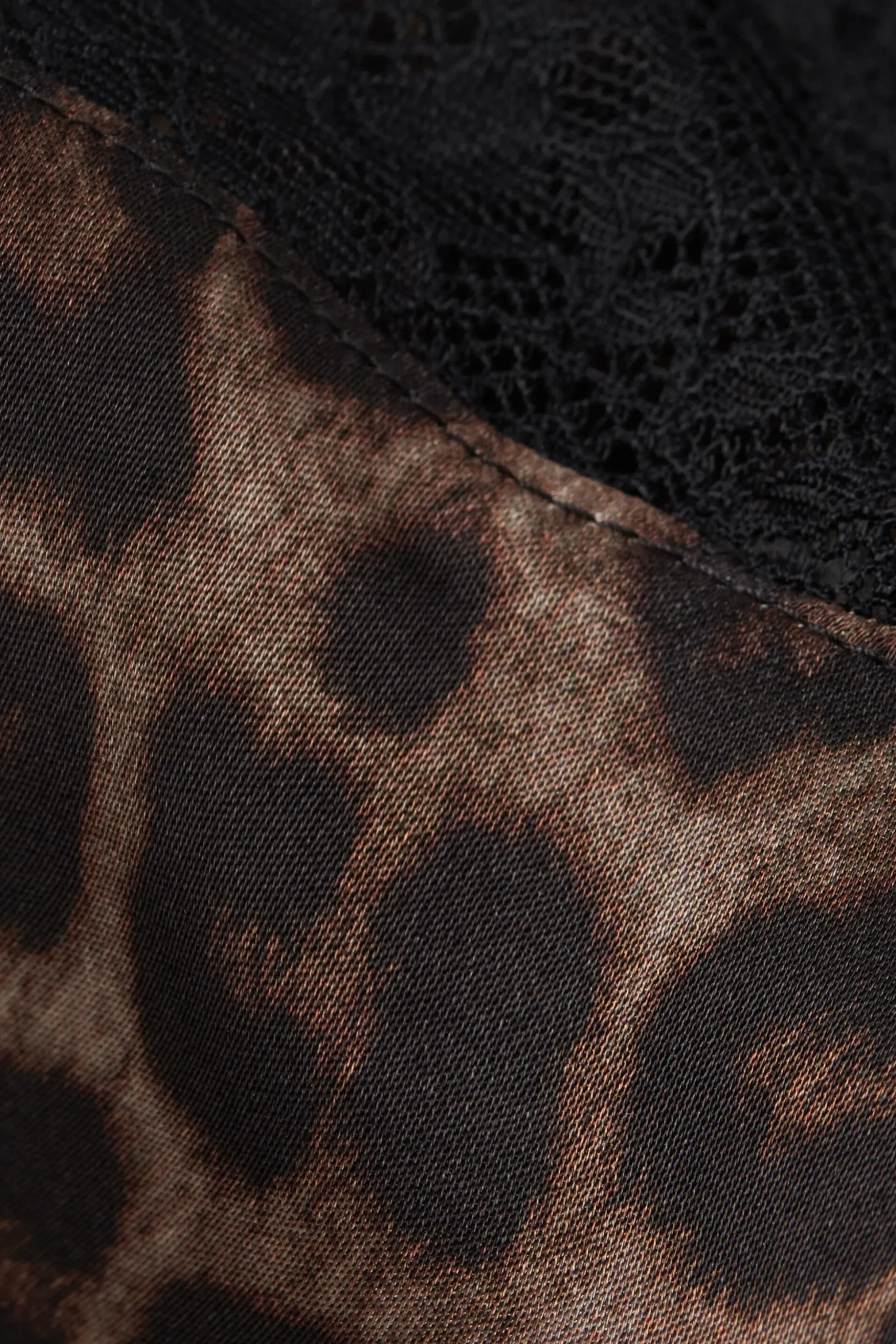 Top Raso di Viscosa Luxurious Leopard